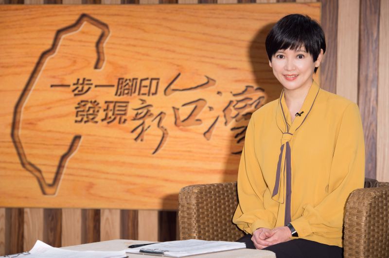 詹怡宜主持的《一步一脚印发现新台湾》入围人文纪实节目主持人奖