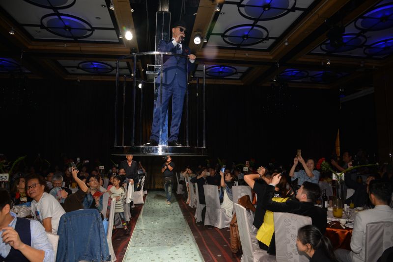 img1542120907.jpg